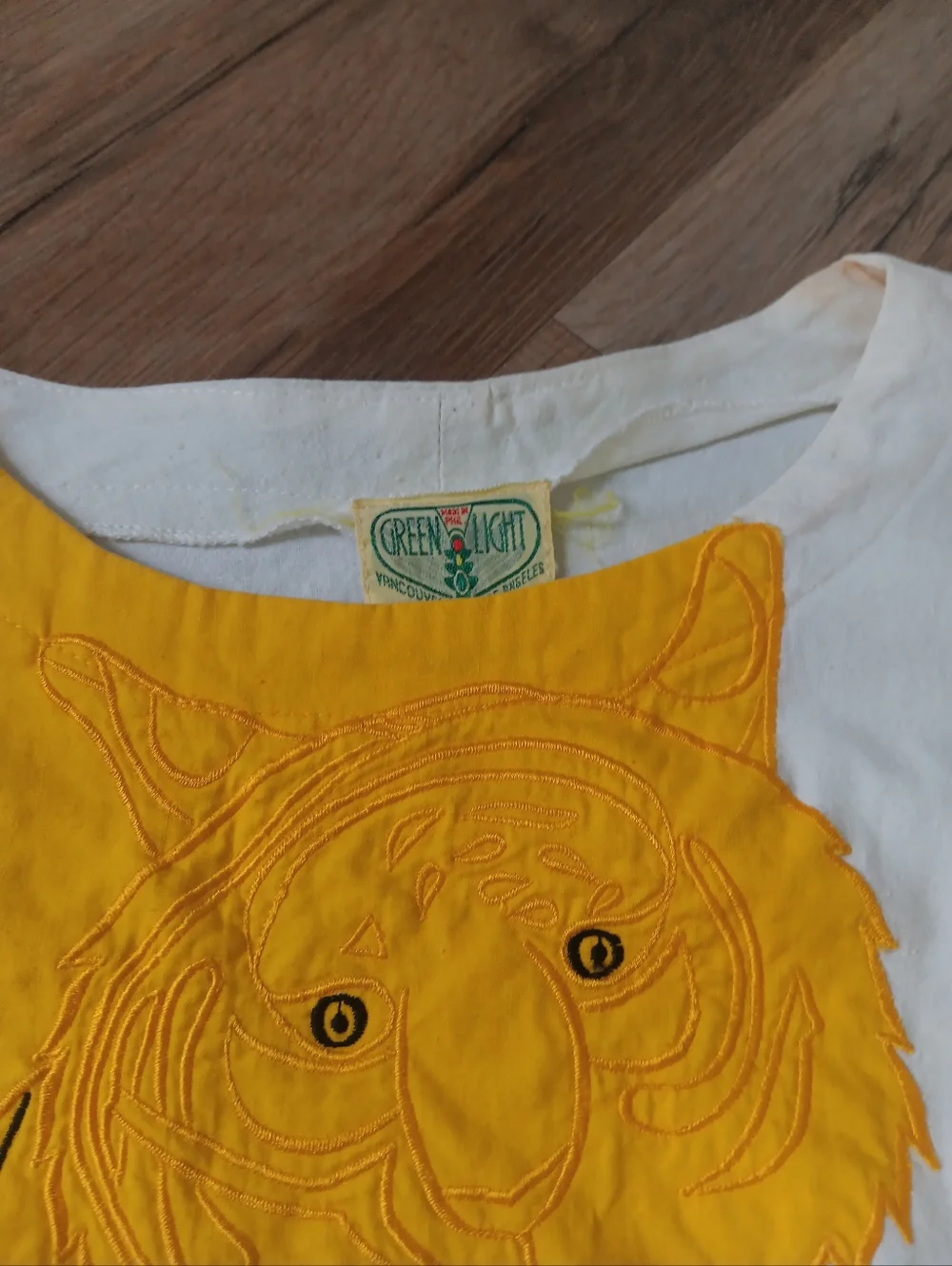 Vintage Yellow and Cream Tiger Graphic Top - Picture 3 of 5